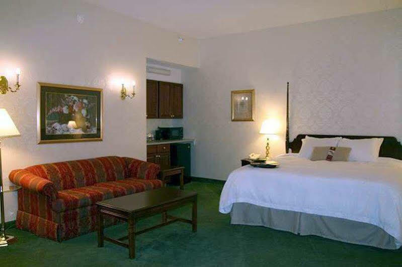 Hampton Inn Мористаун Екстериор снимка